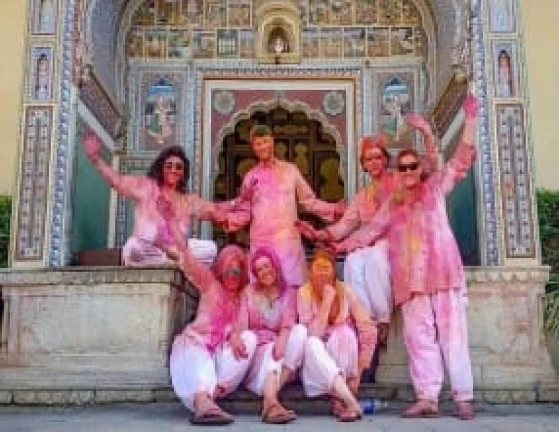 Enjoy colours of Holi in Jaipur